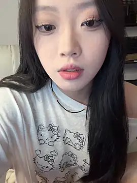 tuzi5201314 online show from December 2, 5:20 am