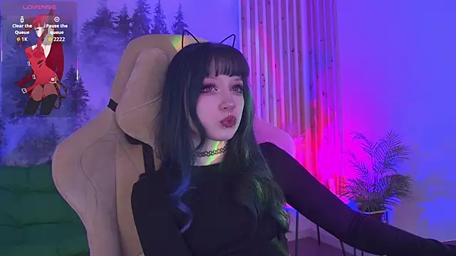 LiliLuna online show from January 13, 4:55 pm