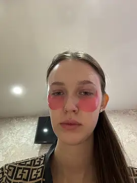 ElliRose online show from February 3, 10:20 am