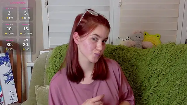 Snapshot of ElzaBlis chatting on October 2, 8:25 pm ElzaBlis online show from October 2, 8:25 pm