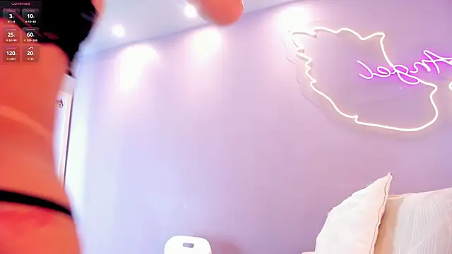 tinnymonroe online show from November 14, 9:48 pm