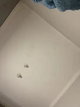 jhennyfer online show from February 21, 4:35 am