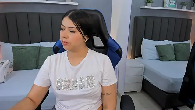 anagil  online show from December 20, 8:35 pm