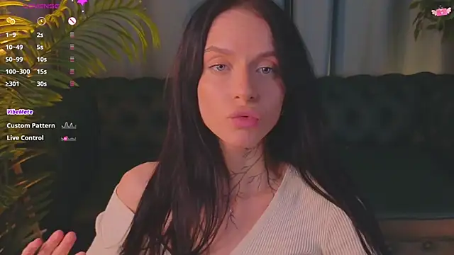 livia starwars online show from November 16, 10:10 pm