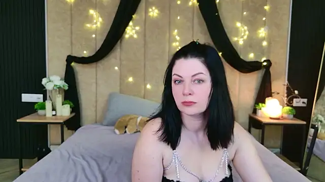 Nina Stane online show from February 18, 8:24 am