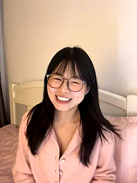 Ella-A9 online show from October 22, 5:18 pm