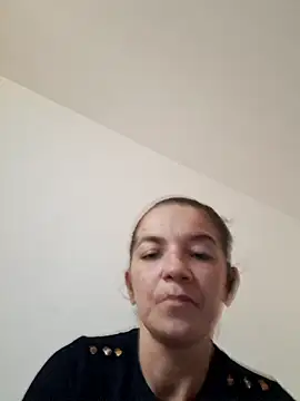 alinaalinutzq online show from September 22, 10:35 am