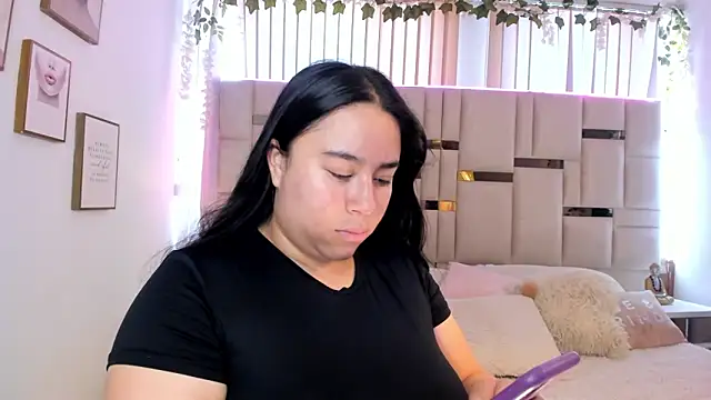 Zoey thompson online show from March 3, 8:15 pm