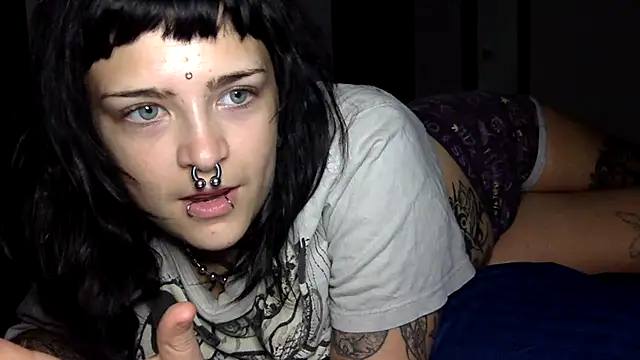 Snapshot of cymerastail chatting on September 19, 4:22 am cymerastail online show from September 19, 4:22 am