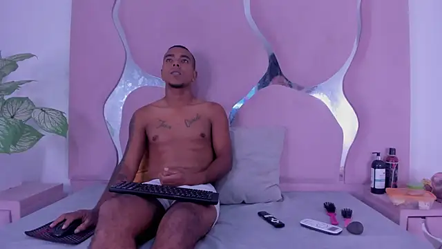 Snapshot of DaylesAndHarry chatting on October 10, 12:54 pm DaylesAndHarry online show from October 10, 12:54 pm