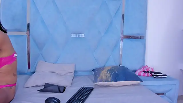 Snapshot of DaylesAndHarry chatting on October 9, 12:31 pm DaylesAndHarry online show from October 9, 12:31 pm