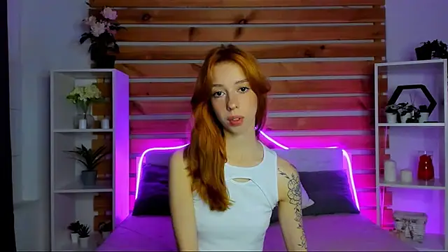 Lori Williams online show from September 11, 1:17 am