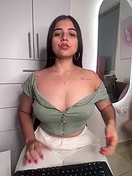 salomecute21 online show from February 19, 11:10 am