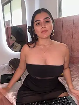 salomecute21 online show from October 24, 12:01 pm