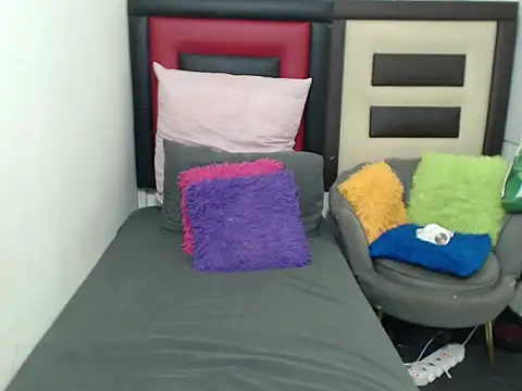 Lsnickykhanyile online show from January 10, 8:52 am