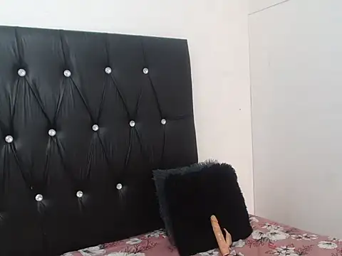 Lsnickykhanyile online show from September 30, 12:00 pm