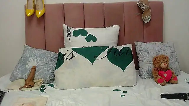 RoundaAssx22 online show from October 2, 1:16 pm