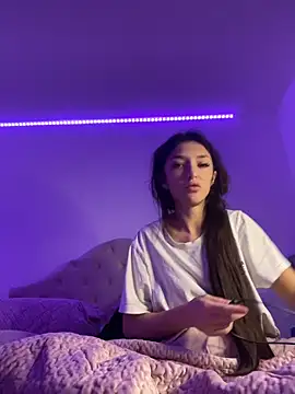 naughtybella05 online show from November 13, 4:50 pm