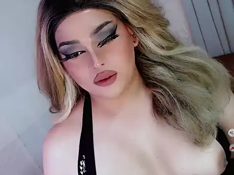 queensavrinax online show from October 25, 3:47 am