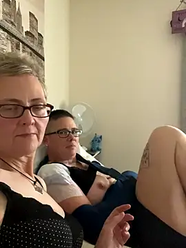 Curvy-Jinx online show from November 22, 2:20 pm