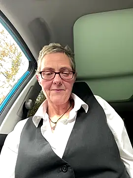 Curvy-Jinx online show from October 31, 1:15 pm