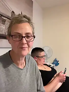 Curvy-Jinx online show from December 3, 8:44 pm