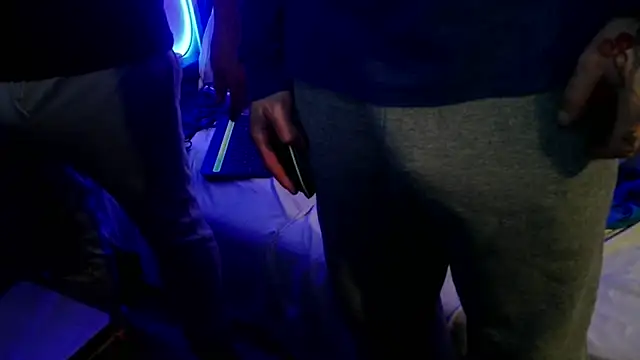 Luv2SuckBWC92 online show from November 8, 8:19 am