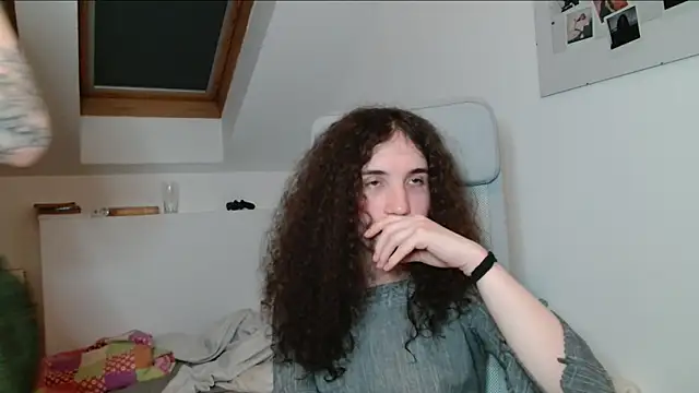 Snapshot of tsbubbles760 chatting on October 16, 8:22 pm tsbubbles760 online show from October 16, 8:22 pm