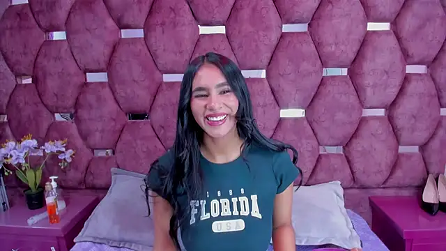 Miaa Davis  online show from February 20, 3:16 am