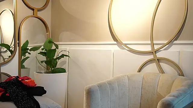 Ariaa Isabell online show from December 16, 6:25 pm