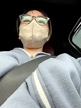 Linh 2004 online show from January 10, 6:51 am