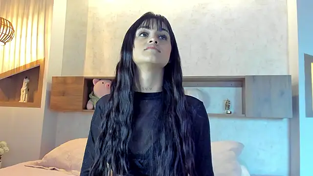 Emilly Beaumont online show from February 20, 1:12 pm