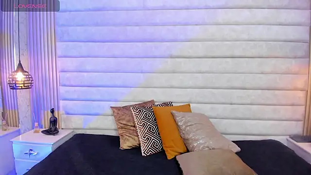 keytinthomson  online show from February 7, 8:13 pm