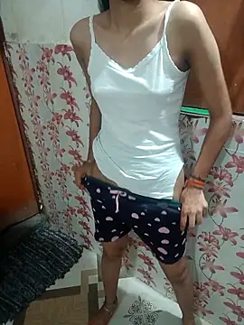 Snapshot of Meenaksi-singh chatting on October 13, 6:43 pm Meenaksi-singh online show from October 13, 6:43 pm