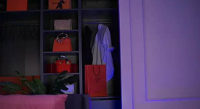 Monique Celeste online show from October 27, 4:30 am