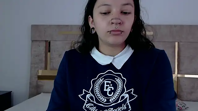 Kitty ravee online show from September 12, 7:54 pm