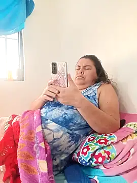 yaneth  online show from December 14, 8:03 pm