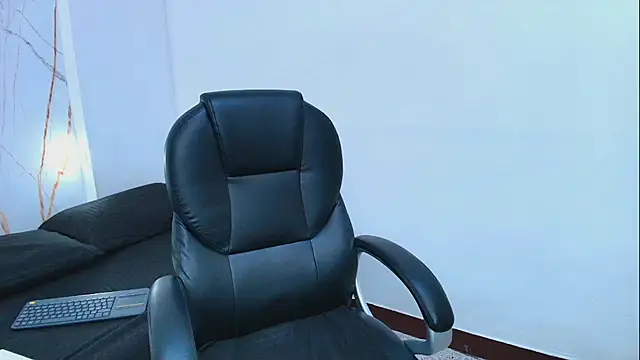 Karla hilton1 online show from November 30, 1:37 pm