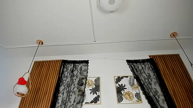 NicolWhite online show from March 2, 12:56 pm