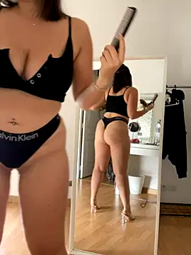 Snapshot of chloedlm5 chatting on September 10, 10:59 am chloedlm5 online show from September 10, 10:59 am