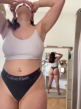 chloedlm5 online show from February 2, 9:30 am