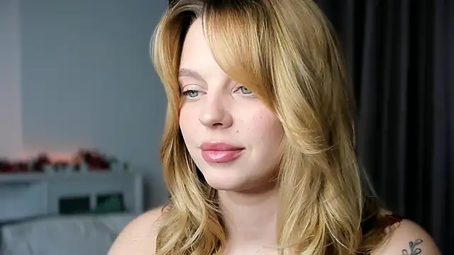 LilyFlamee online show from January 6, 11:47 am