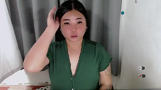 Yhana Slut online show from September 29, 6:46 pm