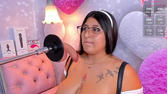 Snapshot of megann__up chatting on September 24, 3:38 am megann  up online show from September 24, 3:38 am