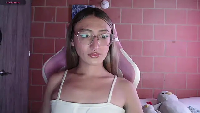 Snapshot of Andrea_camilaaa chatting on September 10, 5:13 pm Andrea camilaaa online show from September 10, 5:13 pm