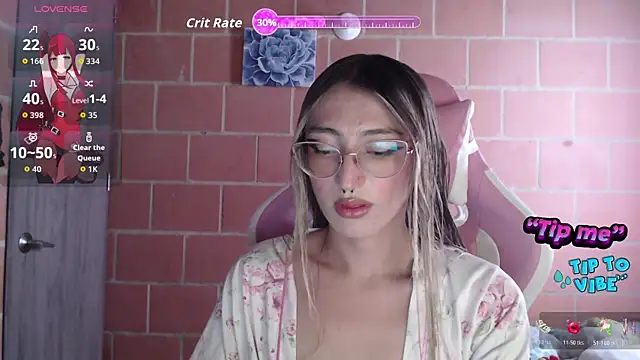 Snapshot of Andrea_camilaaa chatting on October 21, 4:22 pm Andrea camilaaa online show from October 21, 4:22 pm