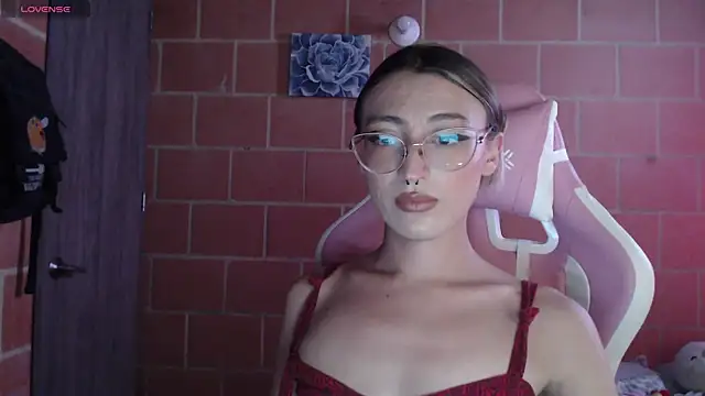 Snapshot of Andrea_camilaaa chatting on October 7, 3:38 pm Andrea camilaaa online show from October 7, 3:38 pm