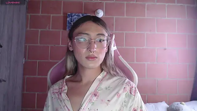 Snapshot of Andrea_camilaaa chatting on October 10, 3:28 pm Andrea camilaaa online show from October 10, 3:28 pm