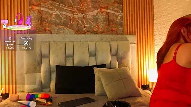 angel  red  online show from November 8, 8:03 pm