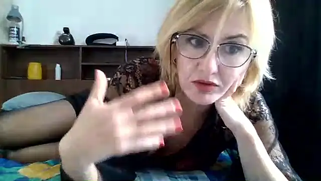 TianaQLove online show from November 30, 1:15 pm